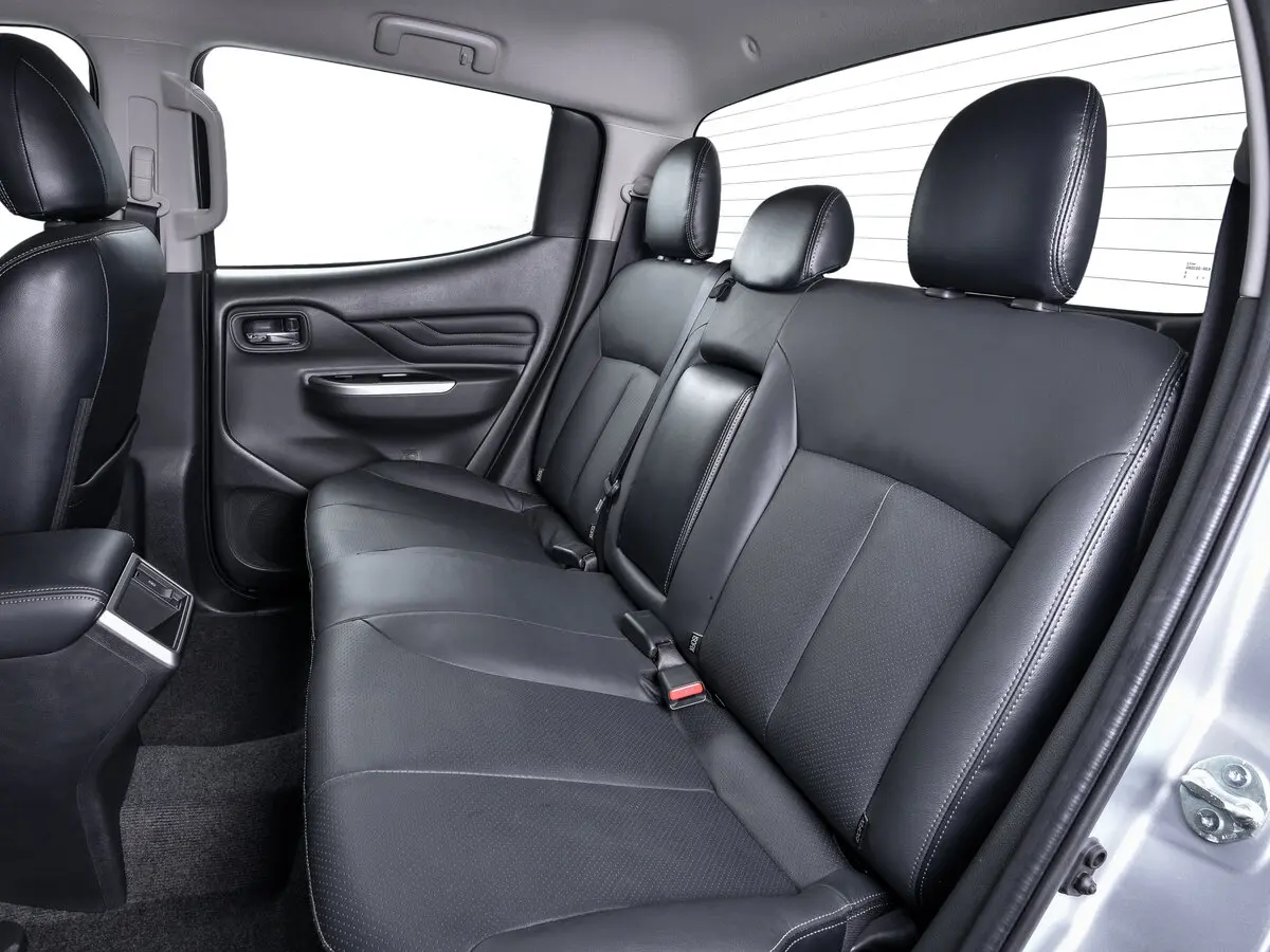Mitsubishi Triton V Рестайлинг Пикап Двойная кабина — photo 10