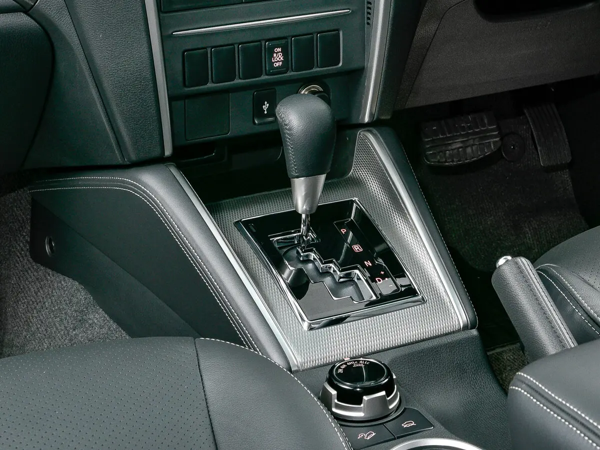 Mitsubishi Triton V Рестайлинг Пикап Двойная кабина — photo 11