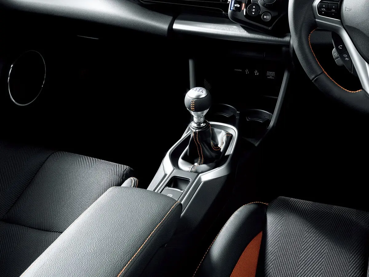 Honda CR-Z I Рестайлинг 2 Хэтчбек 3 дв. — photo 8