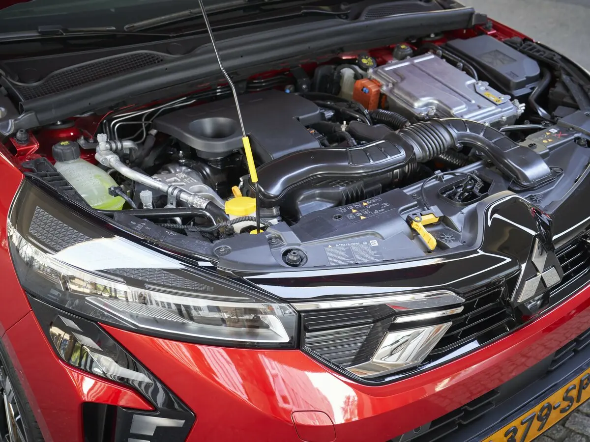 Mitsubishi Colt VII Хэтчбек 5 дв. — 照片 9