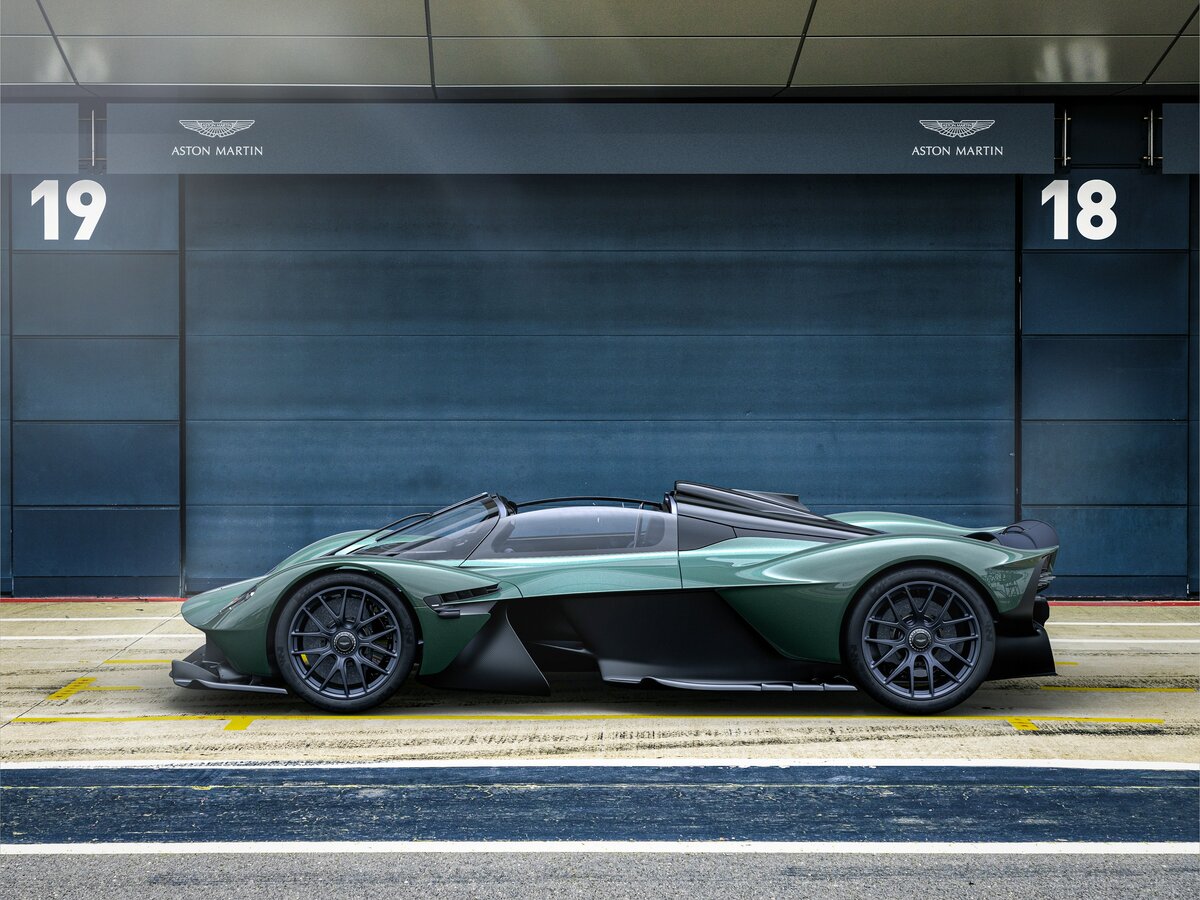 Aston Martin Valkyrie 2021 – 2024 Родстер Spider — фото 2