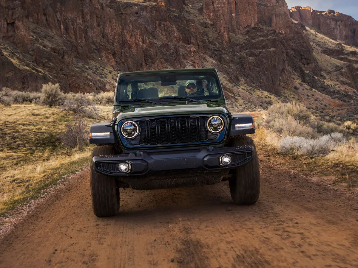 Jeep Wrangler IV (JL) Рестайлинг Внедорожник 3 дв. — фото 3