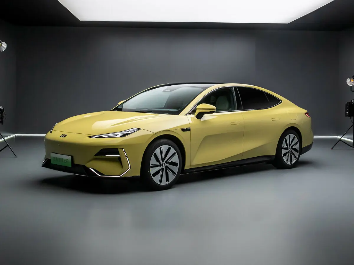 Geely Galaxy E8 2024 – н.в.