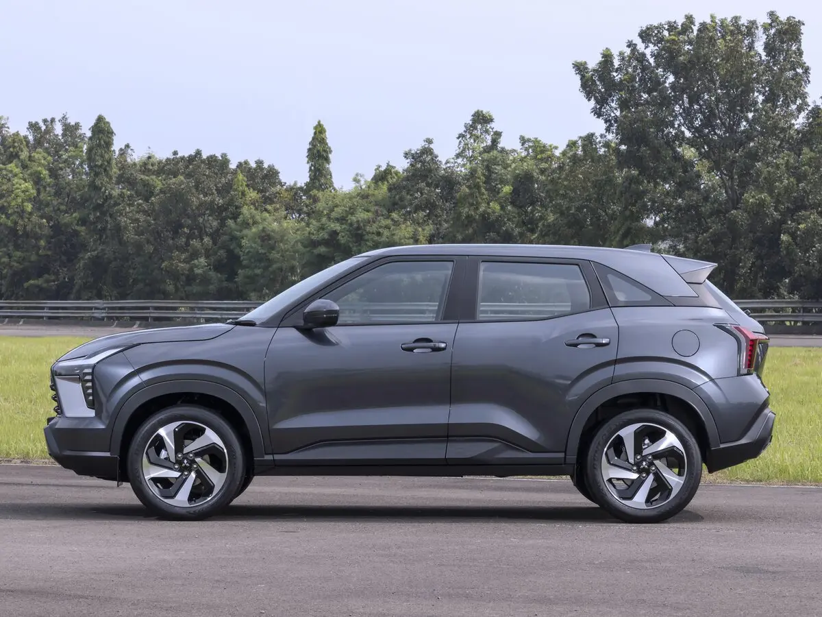 Mitsubishi Xforce 2023 – н.в. Внедорожник 5 дв. — сүрөт 2