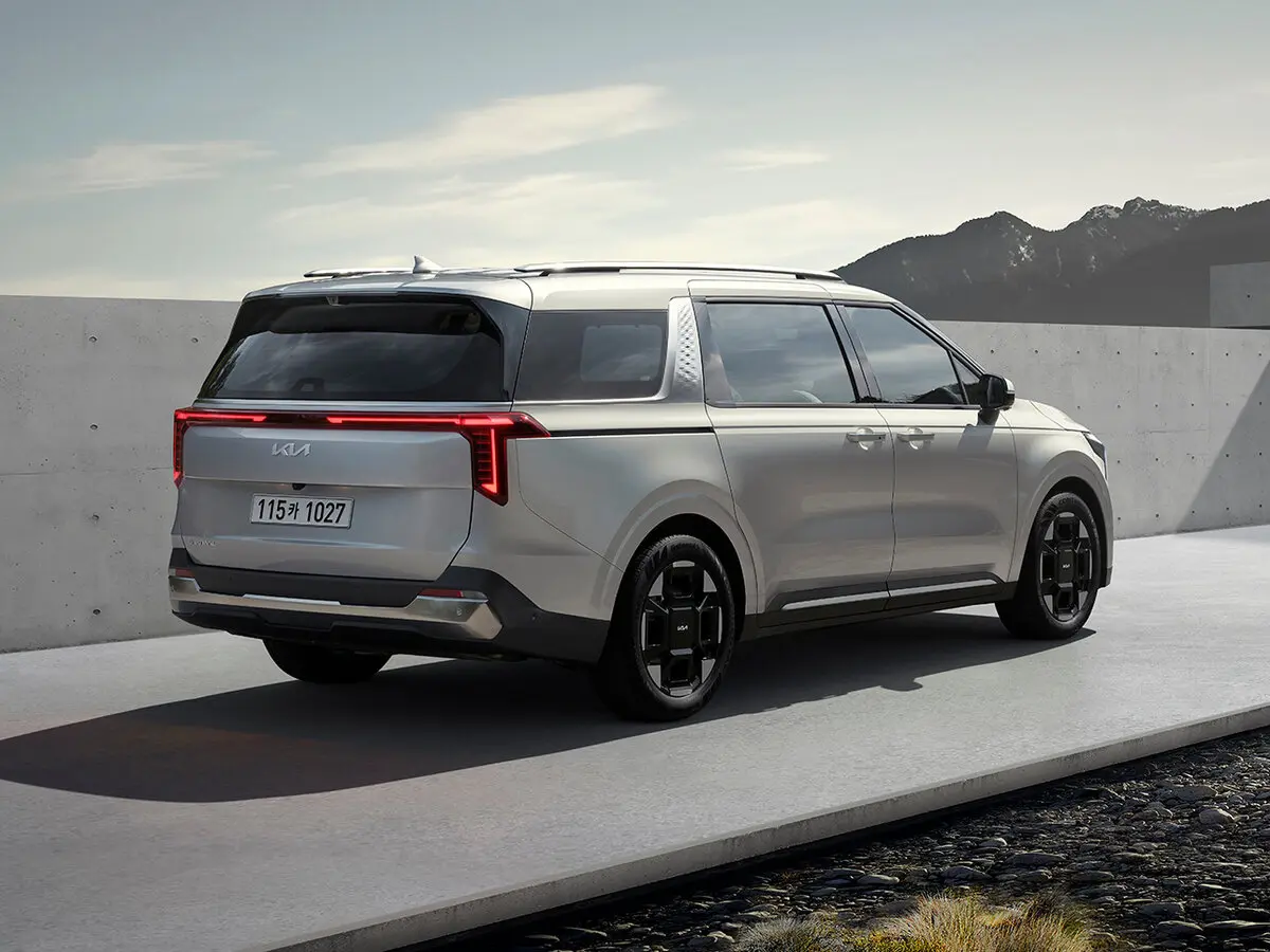 Kia Carnival IV Рестайлинг Минивэн — фото 3