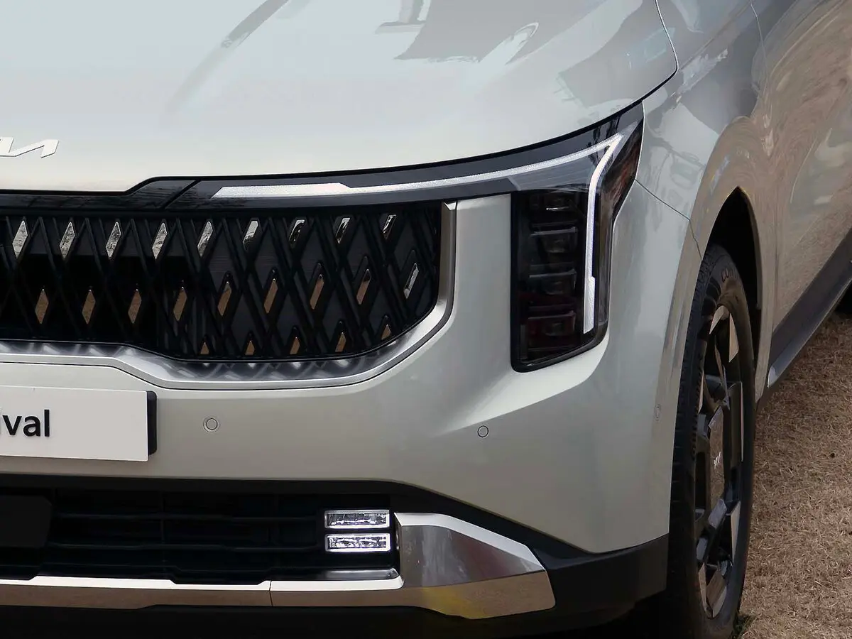 Kia Carnival IV Рестайлинг Минивэн — фото 6