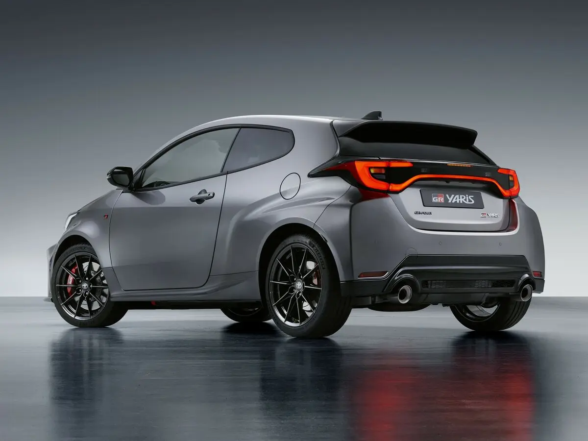 Toyota Yaris IV Рестайлинг Хэтчбек 3 дв. GR — сүрөт 5