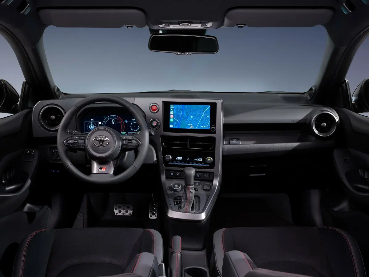 Toyota Yaris IV Рестайлинг Хэтчбек 3 дв. GR — сүрөт 6
