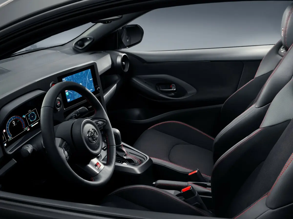Toyota Yaris IV Рестайлинг Хэтчбек 3 дв. GR — сүрөт 7