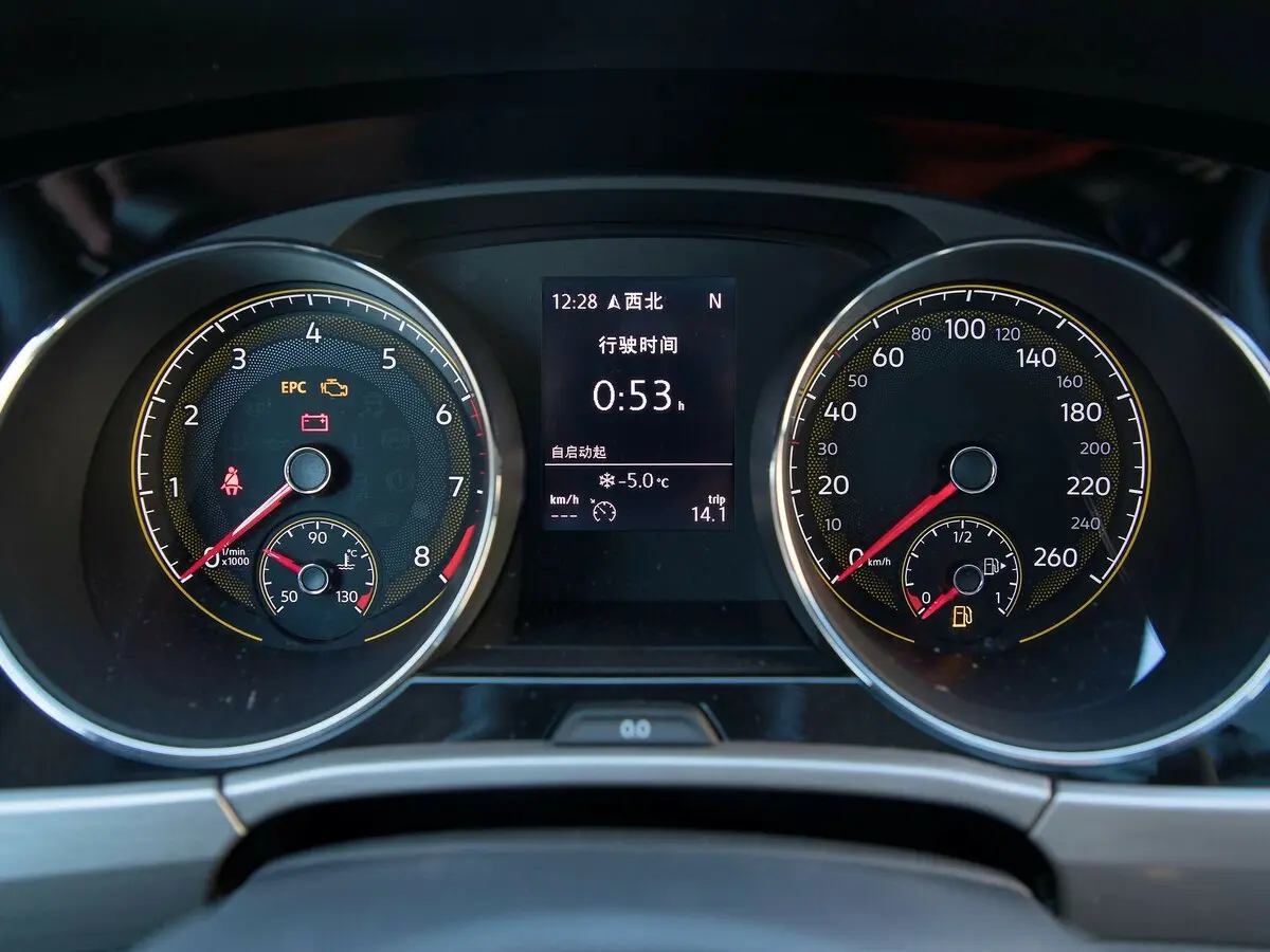 Volkswagen Touran II Компактвэн Cross L — сүрөт 6