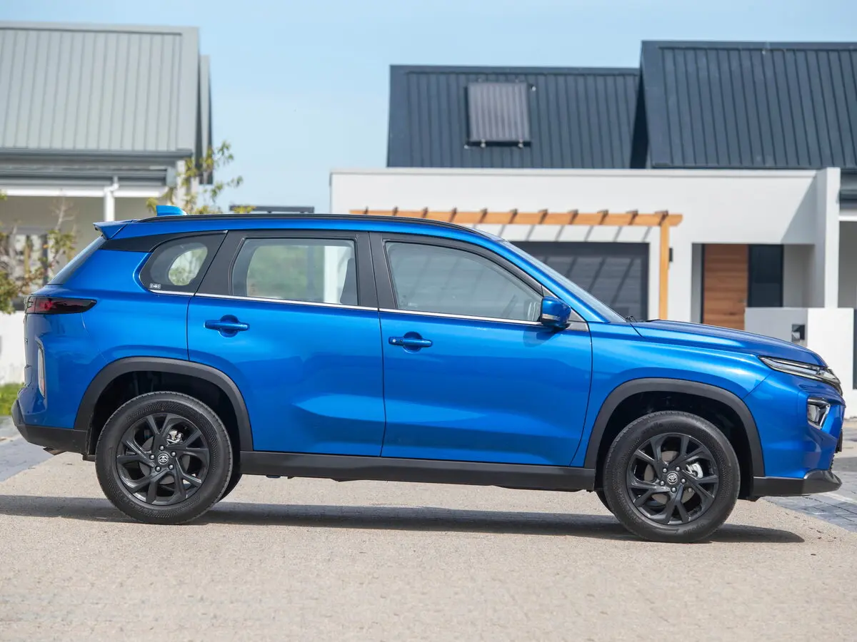 Toyota Urban Cruiser III Внедорожник 5 дв. — фото 2