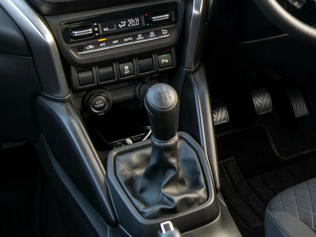 Toyota Urban Cruiser III Внедорожник 5 дв. — фото 12