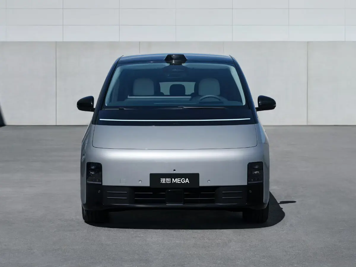 Li Auto (Lixiang) Mega I Минивэн — photo 3