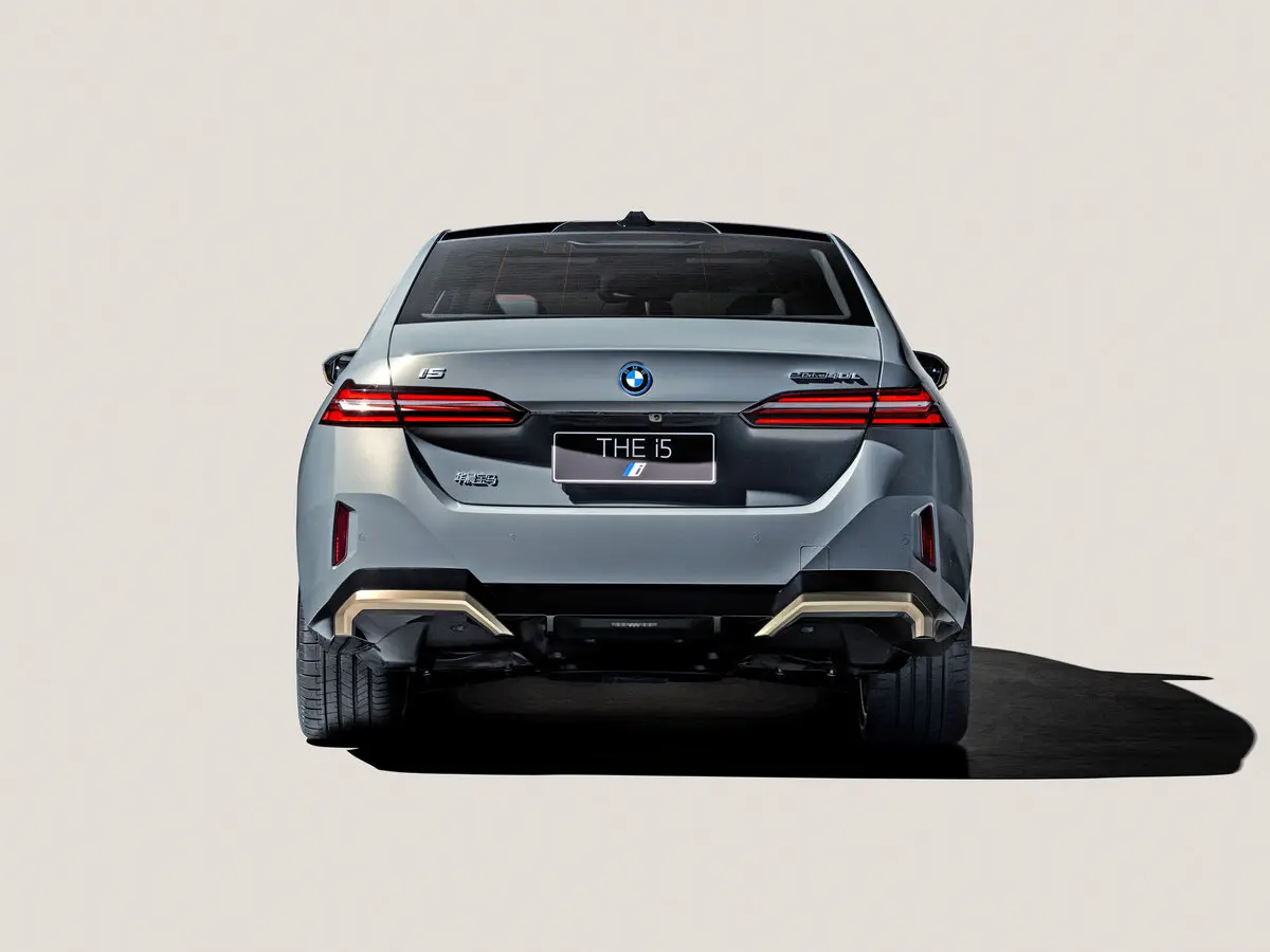 BMW i5 2023 – н.в. Седан Long — сүрөт 4