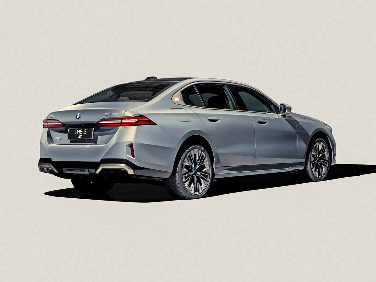 BMW i5 2023 – н.в. Седан Long