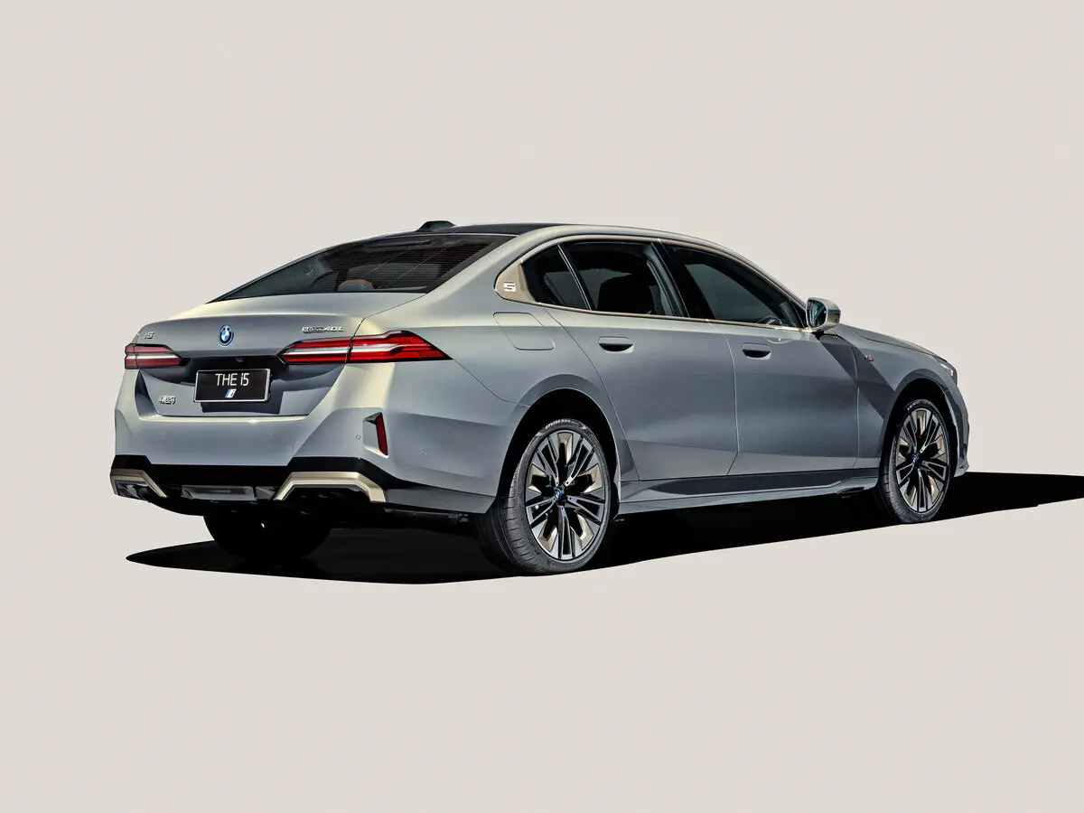 BMW i5 2023 – н.в. Седан Long — сүрөт 5