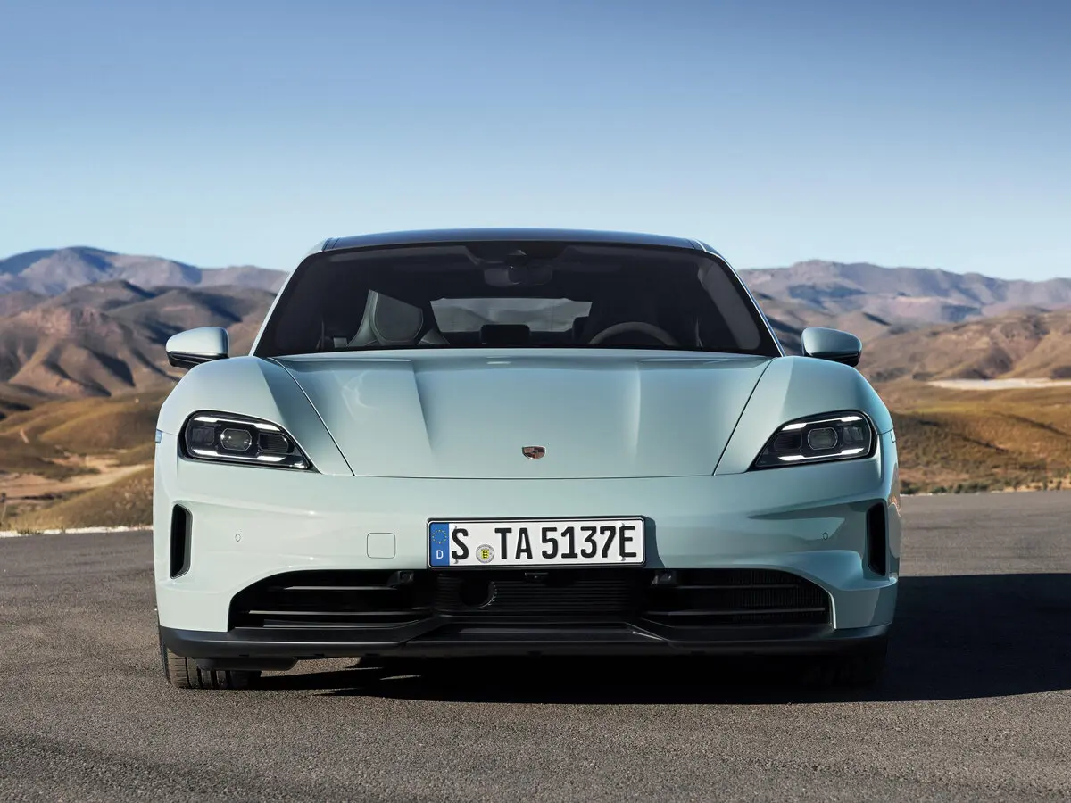 Porsche Taycan I Рестайлинг Седан — photo 4