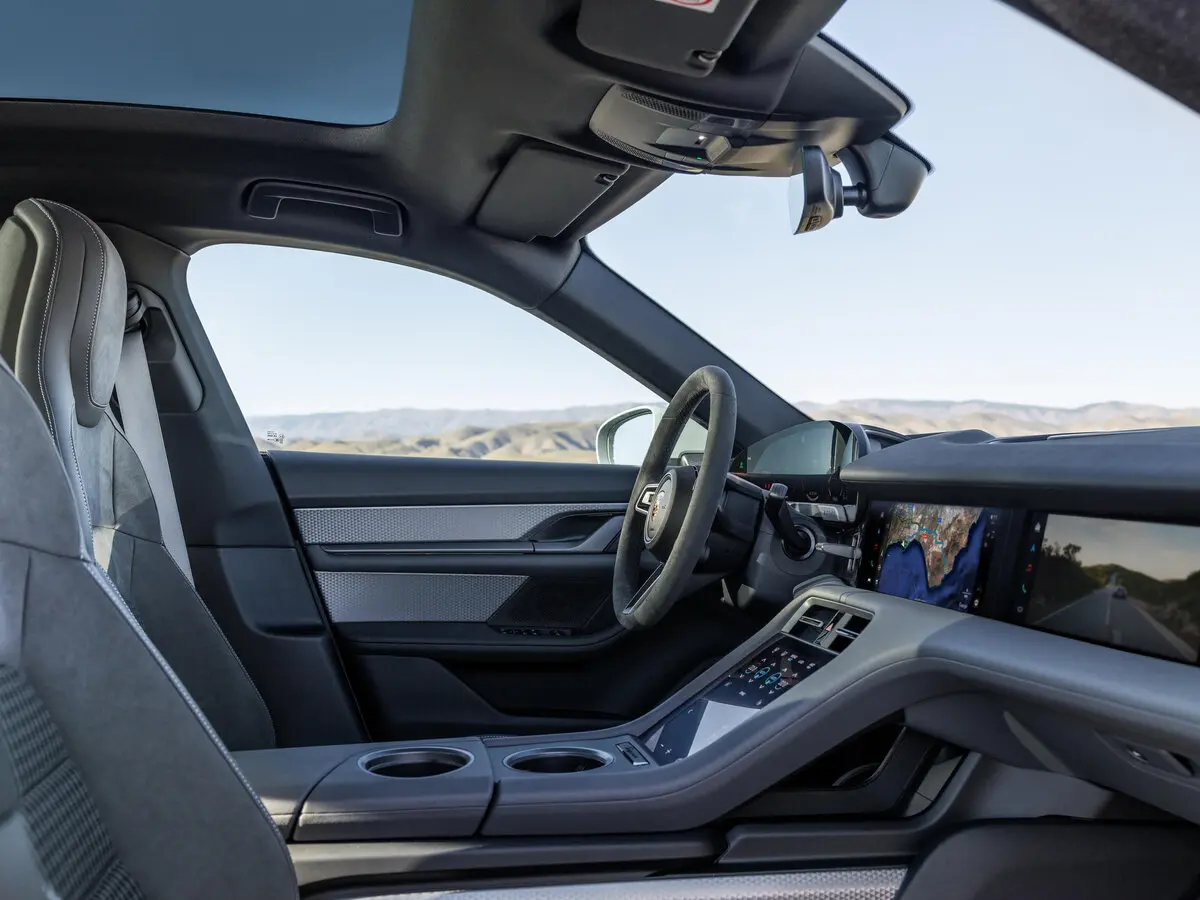 Porsche Taycan I Рестайлинг Седан — photo 9