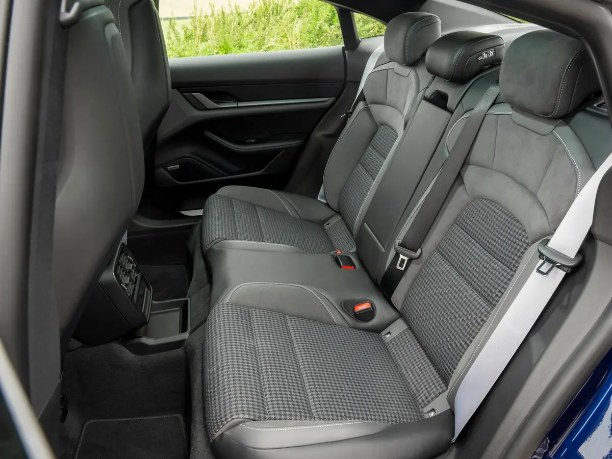 Porsche Taycan I Рестайлинг Седан — photo 11