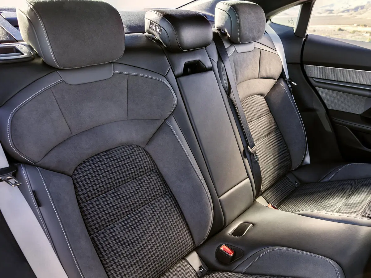 Porsche Taycan I Рестайлинг Седан — photo 12