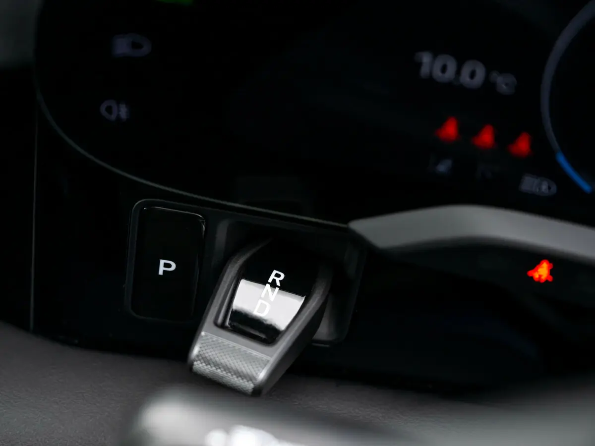 Porsche Taycan I Рестайлинг Седан — photo 13