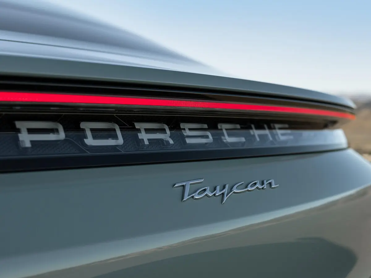 Porsche Taycan I Рестайлинг Седан — photo 16