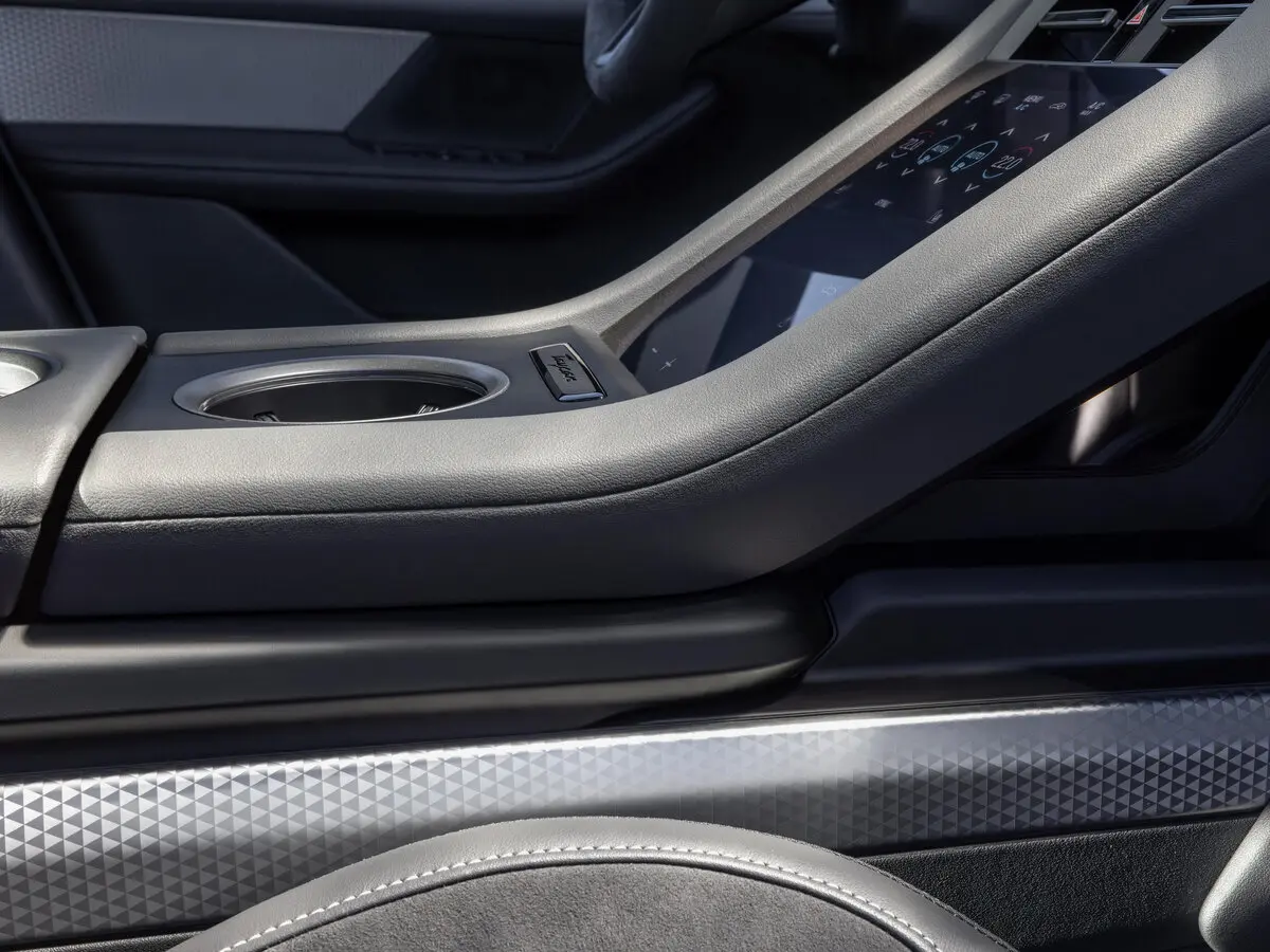Porsche Taycan I Рестайлинг Седан — photo 17