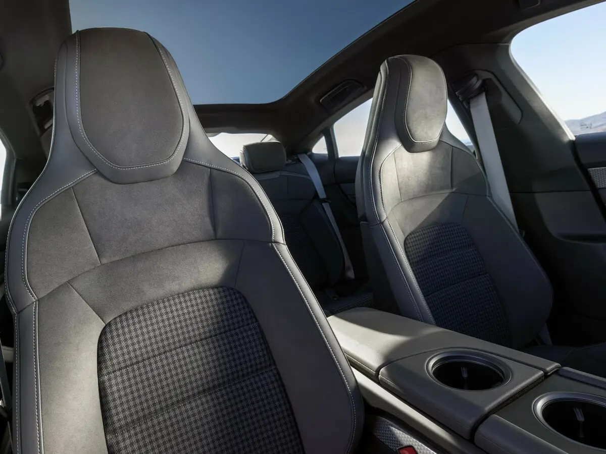 Porsche Taycan I Рестайлинг Седан — photo 18