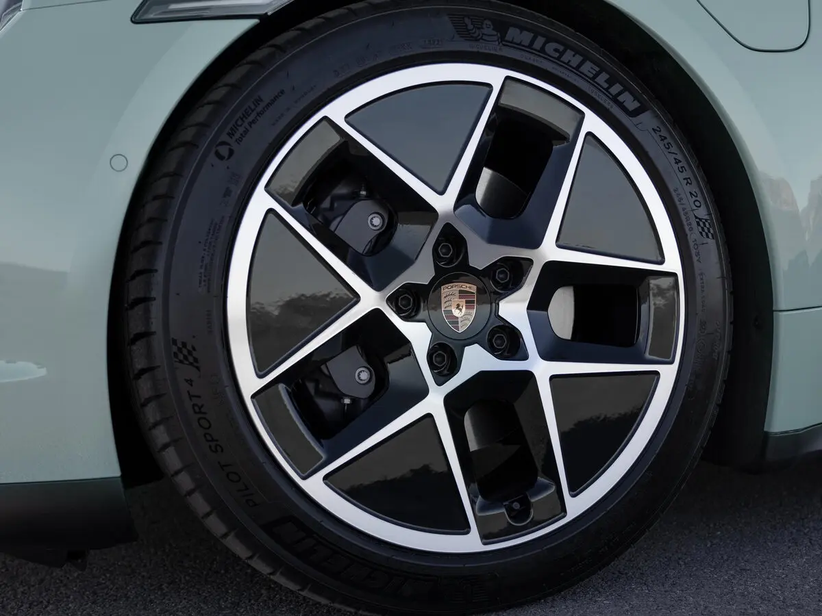 Porsche Taycan I Рестайлинг Седан — photo 19
