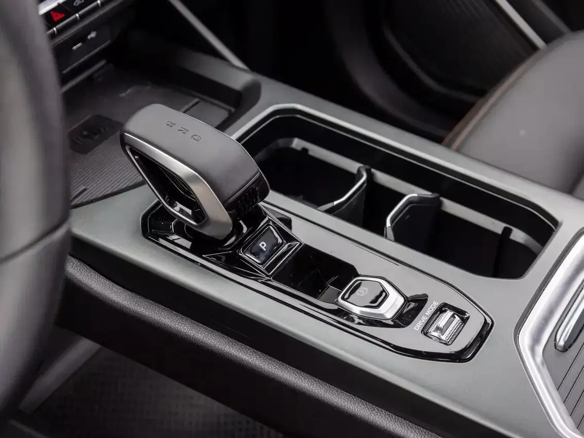 Geely Okavango I Рестайлинг Внедорожник 5 дв. — сүрөт 31