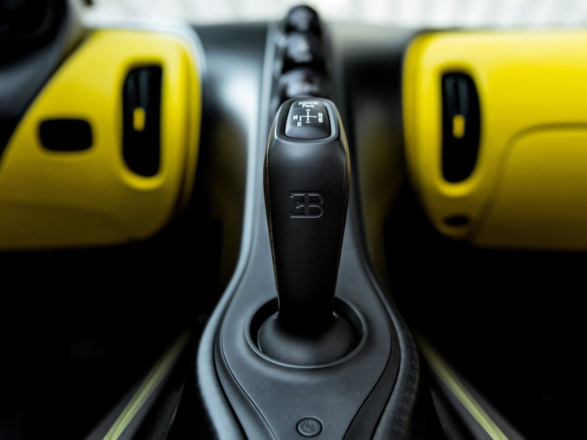 Bugatti W16 Mistral 2024 – 2025 Родстер — фото 9