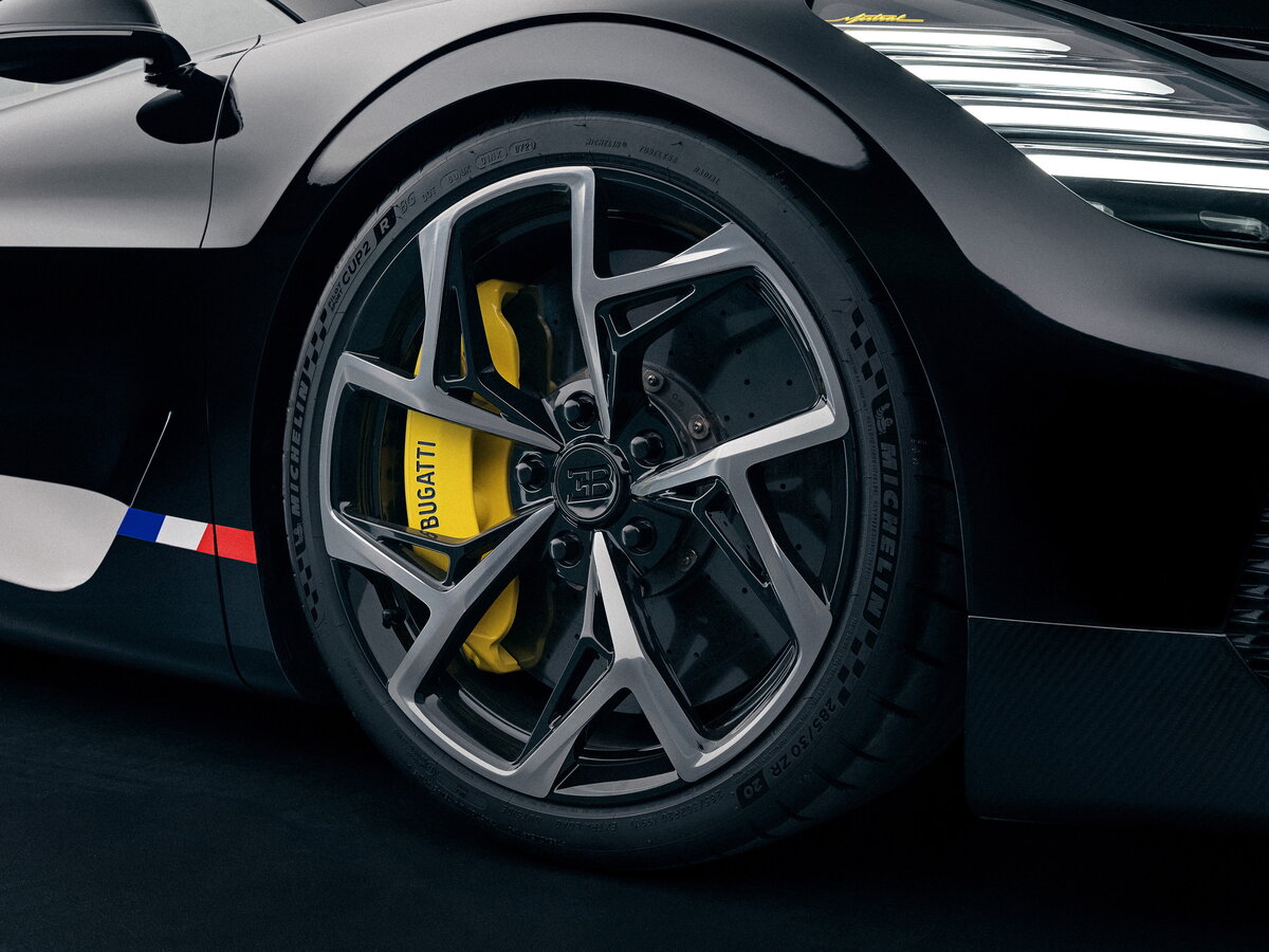 Bugatti W16 Mistral 2024 – 2025 Родстер — фото 12