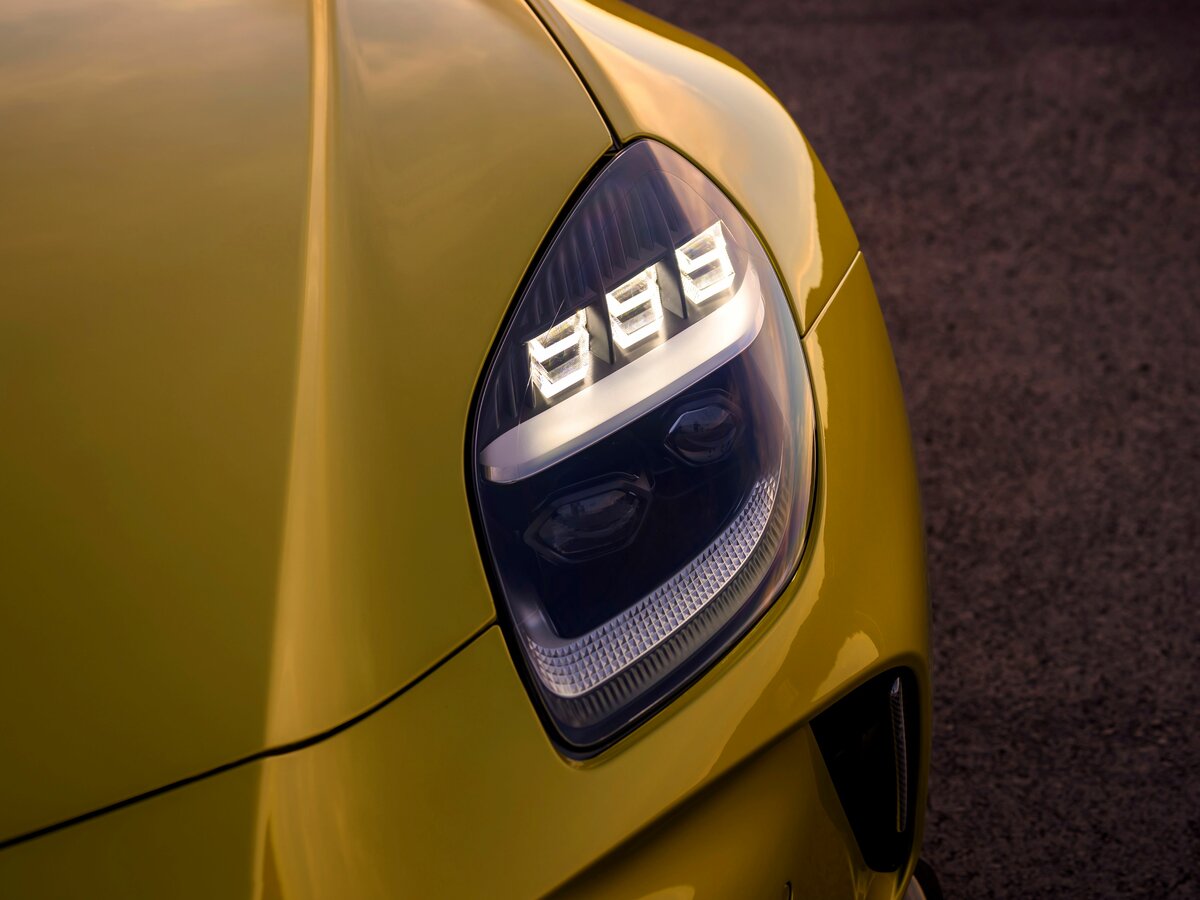 Aston Martin V8 Vantage IV Рестайлинг Купе — фото 8