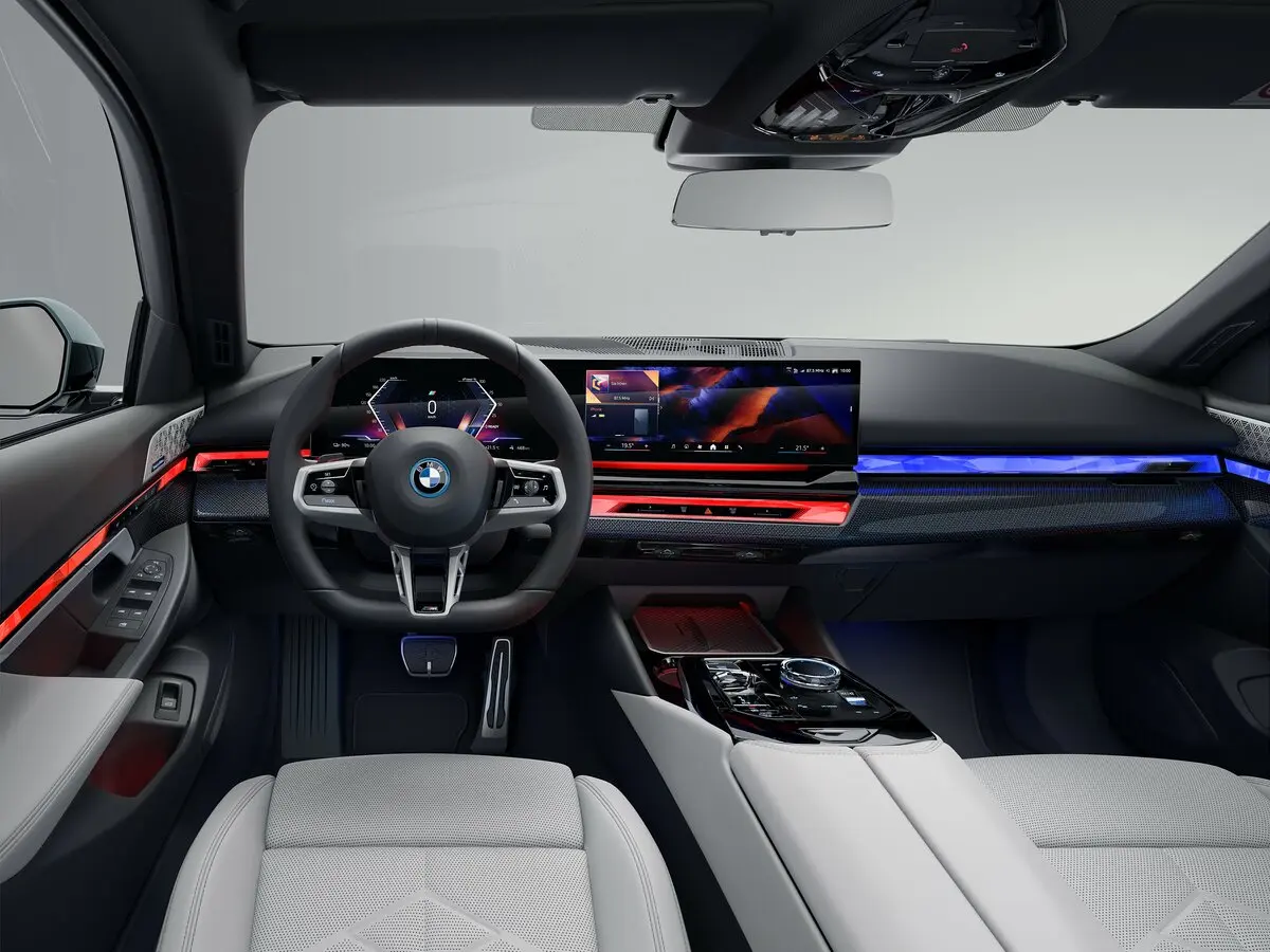 BMW i5 2023 – н.в. Универсал 5 дв. — сүрөт 6