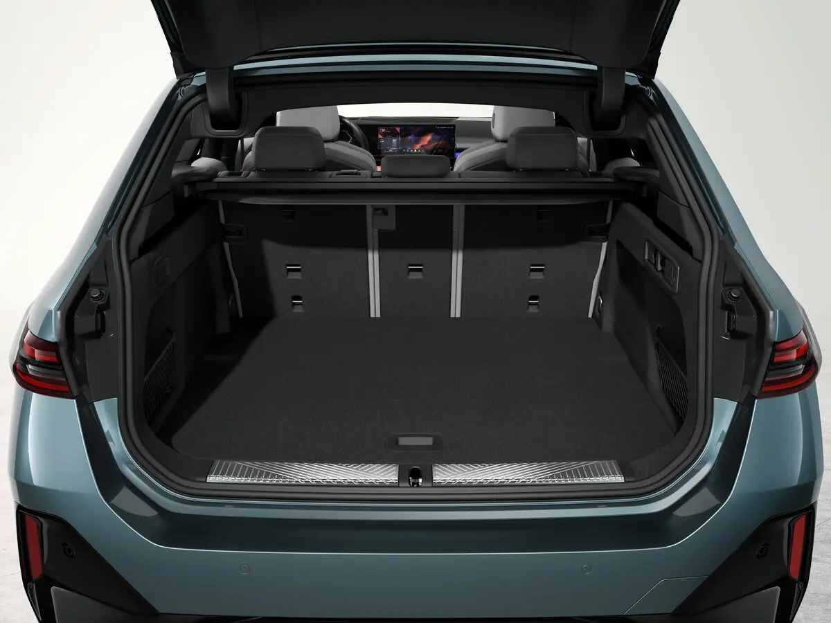BMW i5 2023 – н.в. Универсал 5 дв. — сүрөт 9