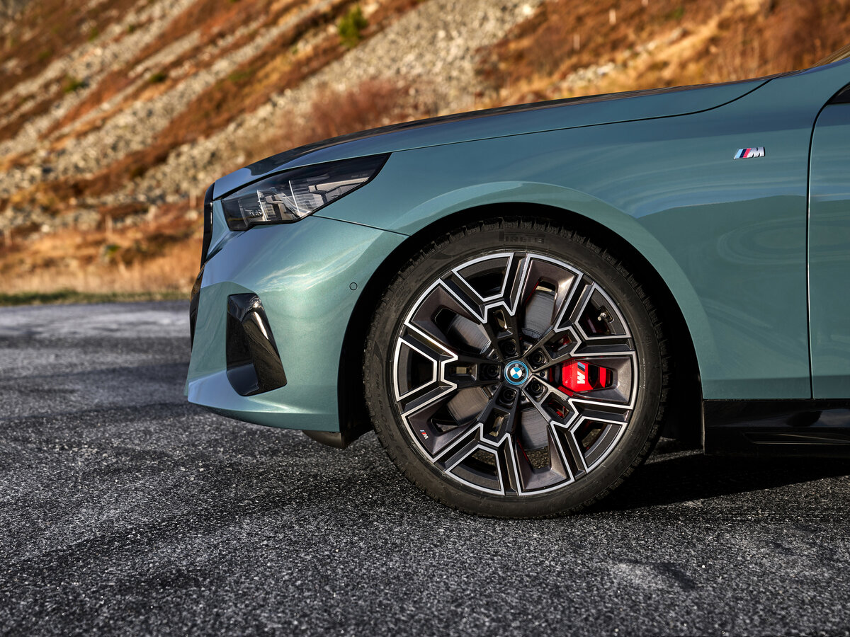BMW i5 2023 – н.в. Универсал 5 дв.