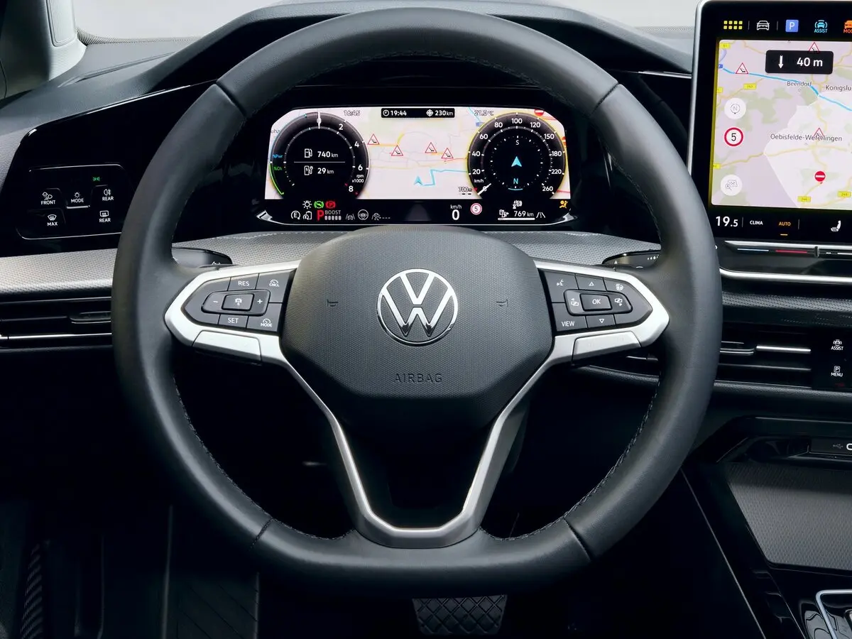 Volkswagen Golf VIII Рестайлинг Хэтчбек 5 дв. — фото 7