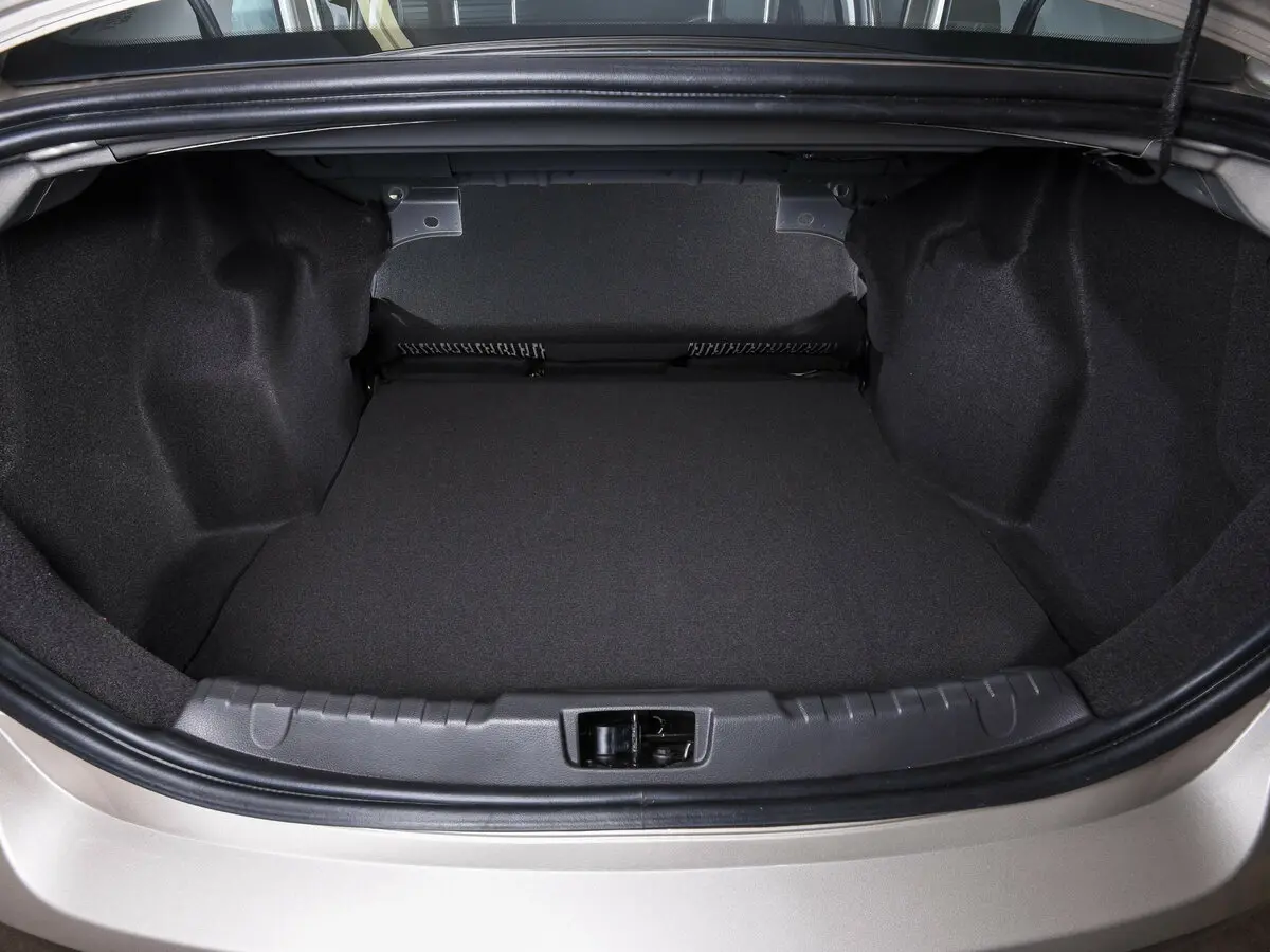 Ford Figo II Рестайлинг Седан — сүрөт 10
