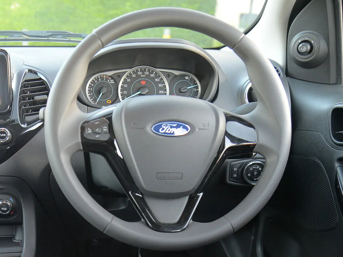Ford Figo II Рестайлинг Хэтчбек 5 дв. — сүрөт 8
