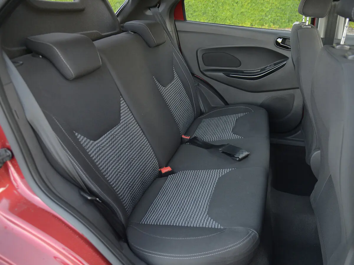 Ford Figo II Рестайлинг Хэтчбек 5 дв. — сүрөт 9