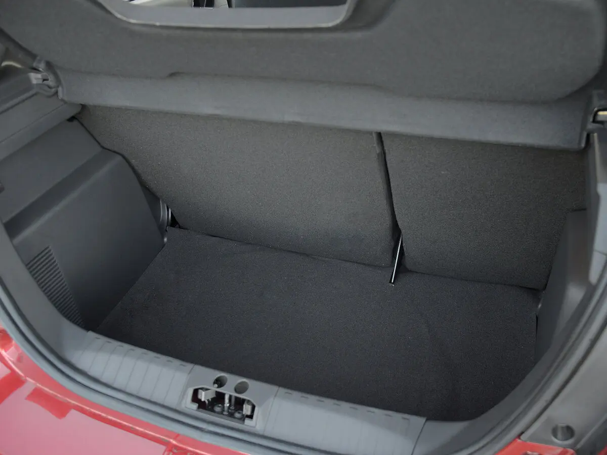 Ford Figo II Рестайлинг Хэтчбек 5 дв. — сүрөт 10