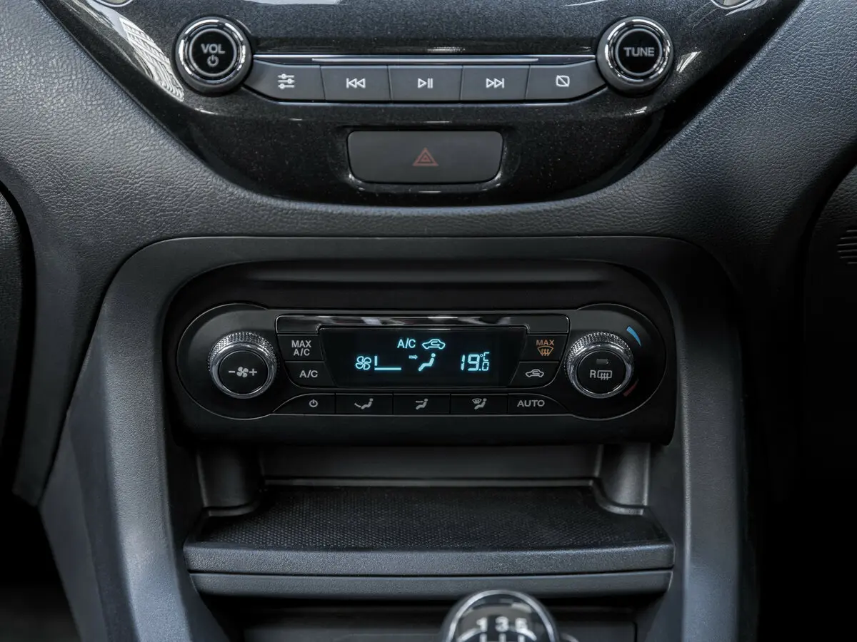 Ford Figo II Рестайлинг Хэтчбек 5 дв. Freestyle — сүрөт 9