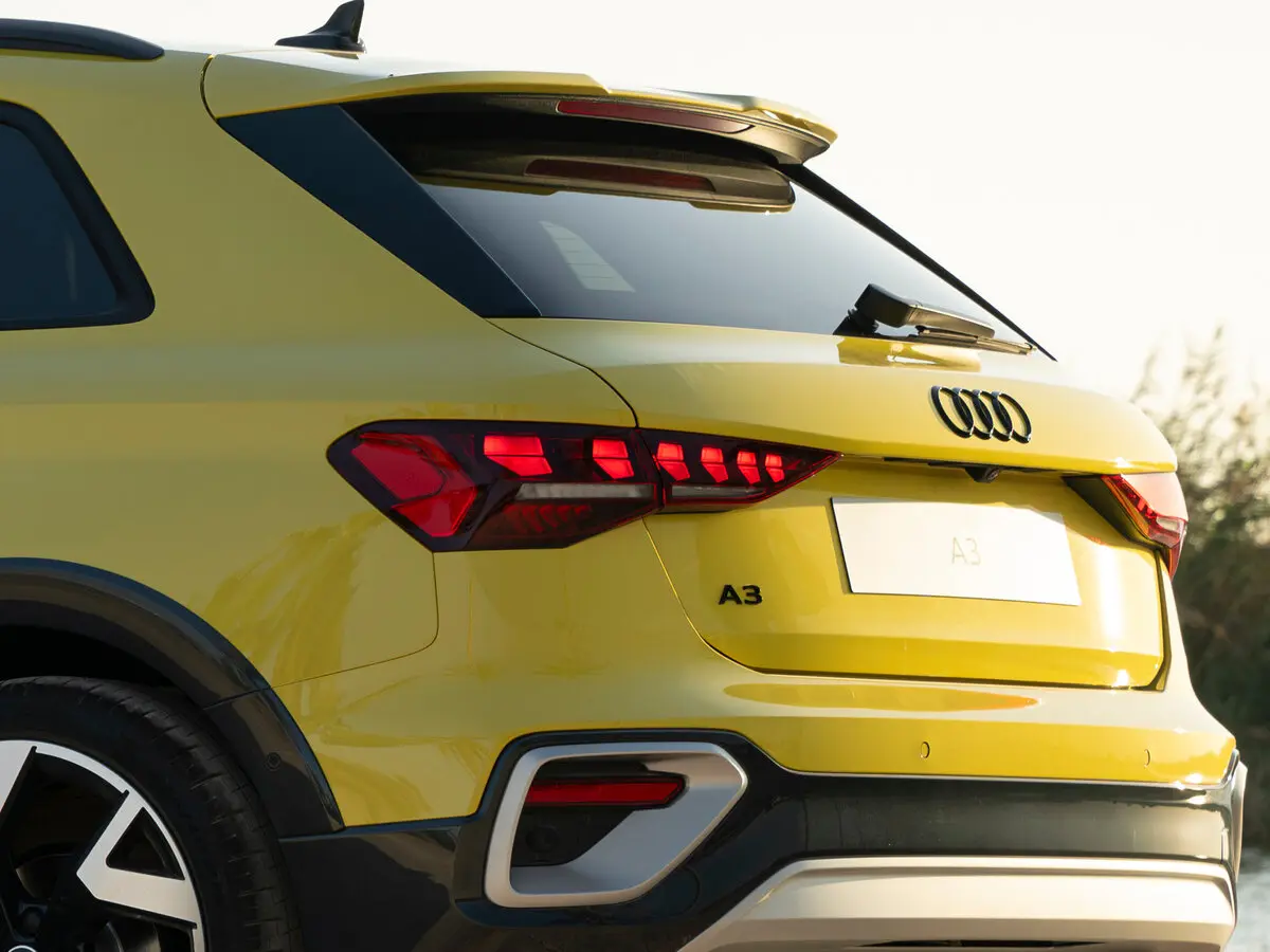 Audi A3 IV (8Y) Рестайлинг Хэтчбек 5 дв. Allstreet — сүрөт 10