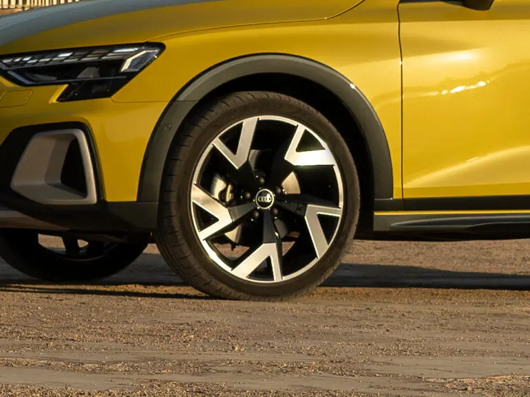 Audi A3 IV (8Y) Рестайлинг Хэтчбек 5 дв. Allstreet — сүрөт 11