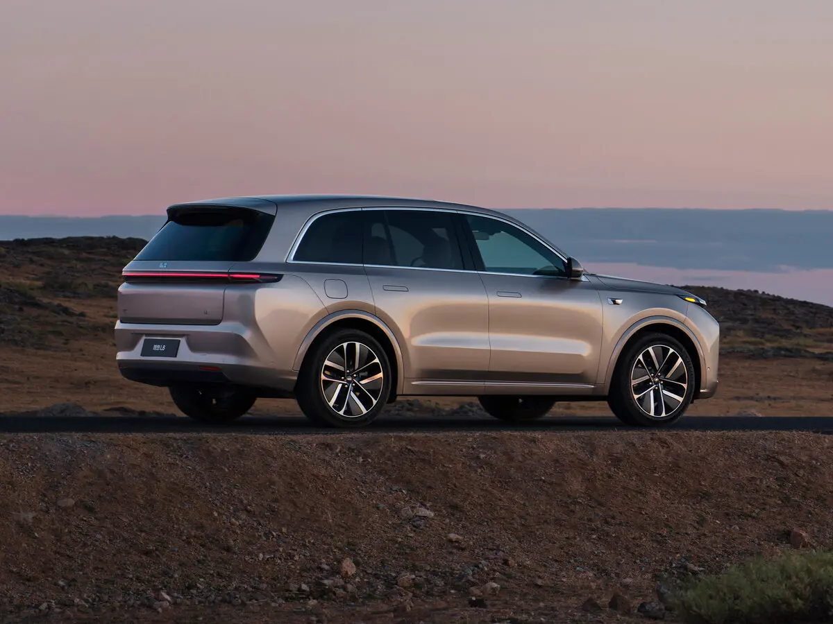 Li Auto (Lixiang) L8 I Рестайлинг Внедорожник 5 дв. — сүрөт 5