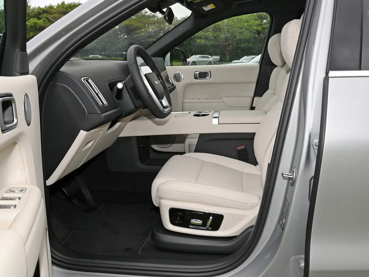 Li Auto (Lixiang) L8 I Рестайлинг Внедорожник 5 дв. — сүрөт 8