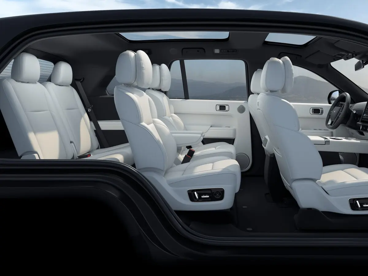 Li Auto (Lixiang) L8 I Рестайлинг Внедорожник 5 дв. — сүрөт 11