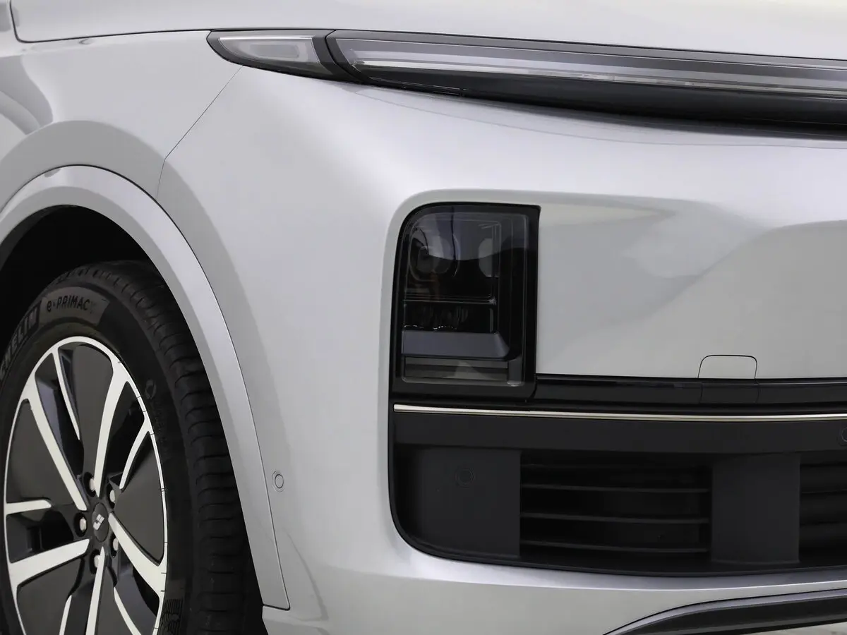 Li Auto (Lixiang) L8 I Рестайлинг Внедорожник 5 дв. — сүрөт 17