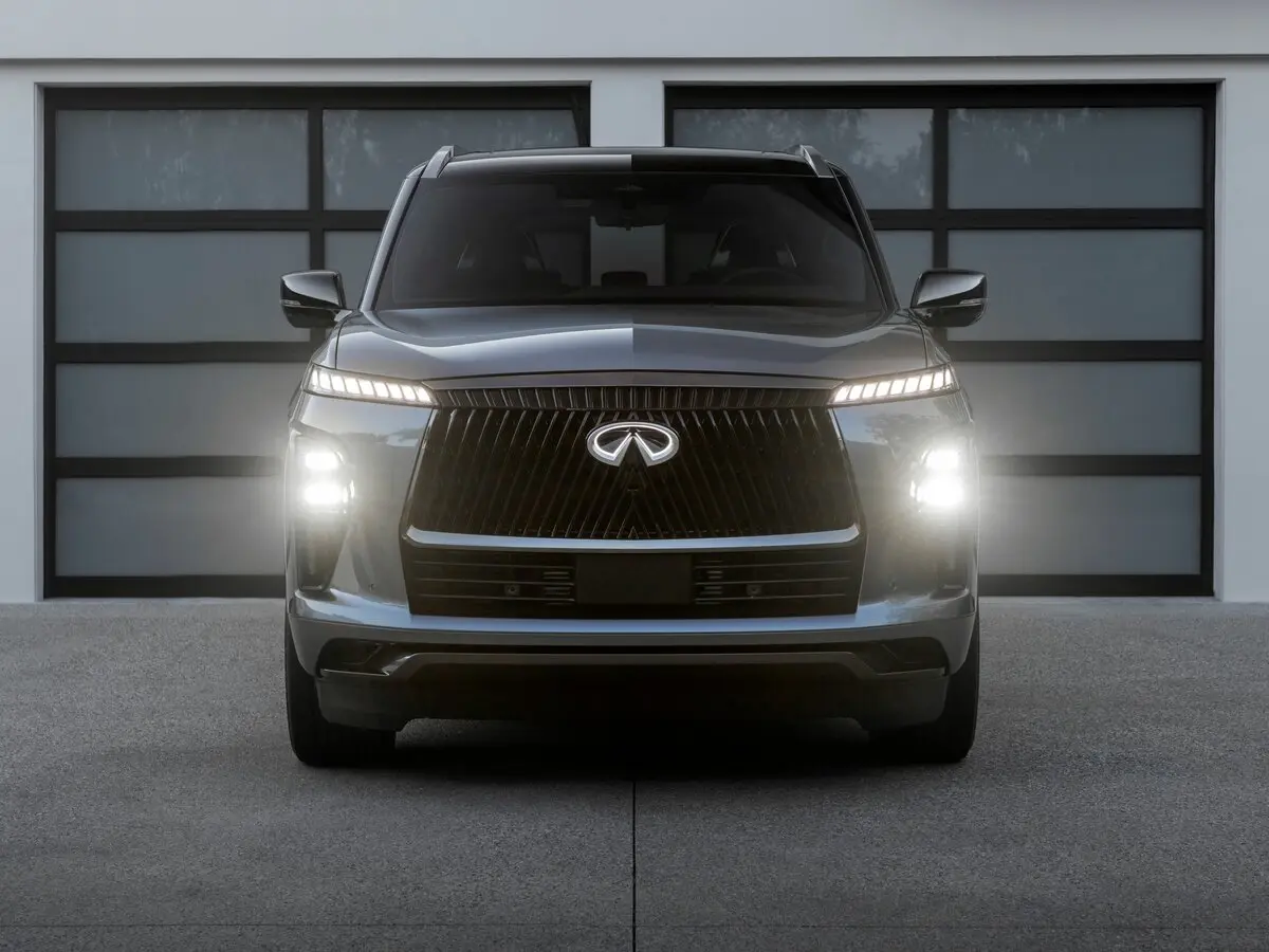 Infiniti QX80 II Внедорожник 5 дв. — 照片 3