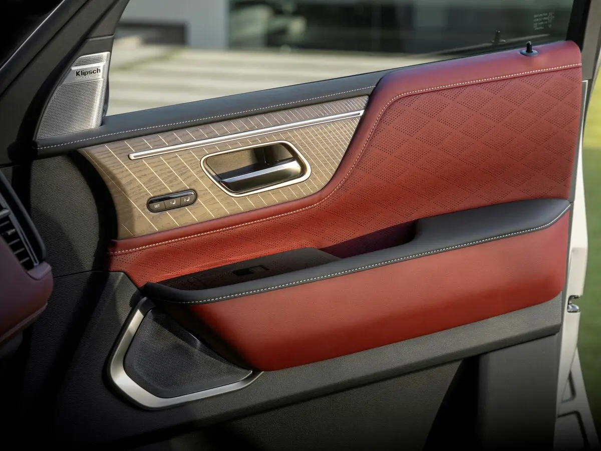 Infiniti QX80 II Внедорожник 5 дв. — 照片 11